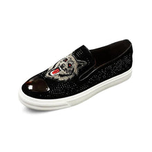 Cargar imagen en el visor de la galería, Tênis Masculino Lobo Bordado Maverick MM03 - Urbano Elite