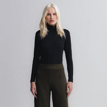 Cargar imagen en el visor de la galería, Tech T-shirt High Neck Long Sleeve Feminina - Urbano Elite