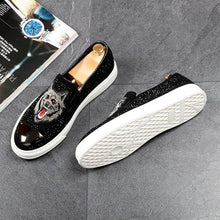 Cargar imagen en el visor de la galería, Tênis Masculino Lobo Bordado Maverick MM03 - Urbano Elite
