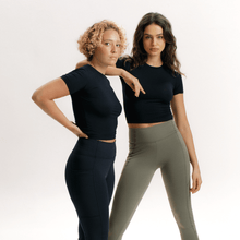 Cargar imagen en el visor de la galería, Skin Cropped - Urbano Elite
