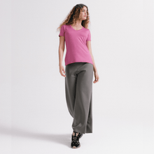 Cargar imagen en el visor de la galería, Tech T-Shirt Gola V Feminina - Urbano Elite
