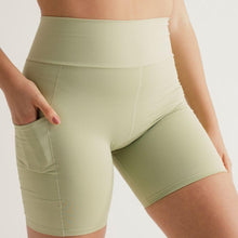 Cargar imagen en el visor de la galería, Motion Shorts - Urbano Elite
