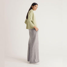 Cargar imagen en el visor de la galería, Wingsuit - Urbano Elite
