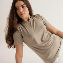 Cargar imagen en el visor de la galería, Tech T-Shirt Feminina - Urbano Elite
