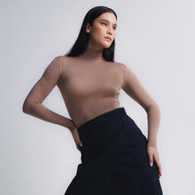 Cargar imagen en el visor de la galería, Skin Cropped Long Sleeve - Urbano Elite
