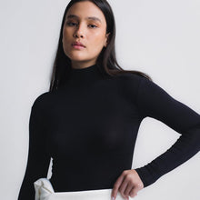 Cargar imagen en el visor de la galería, Skin Cropped Long Sleeve - Urbano Elite
